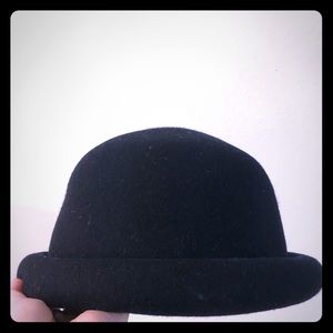 Black Round Hat
